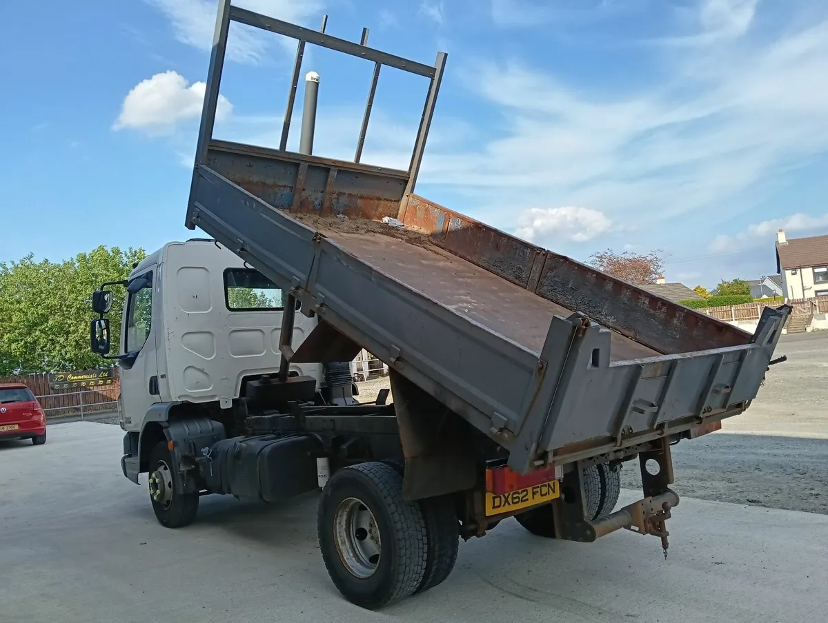 DAF Tipper (Manual Gearbox) - Image 4