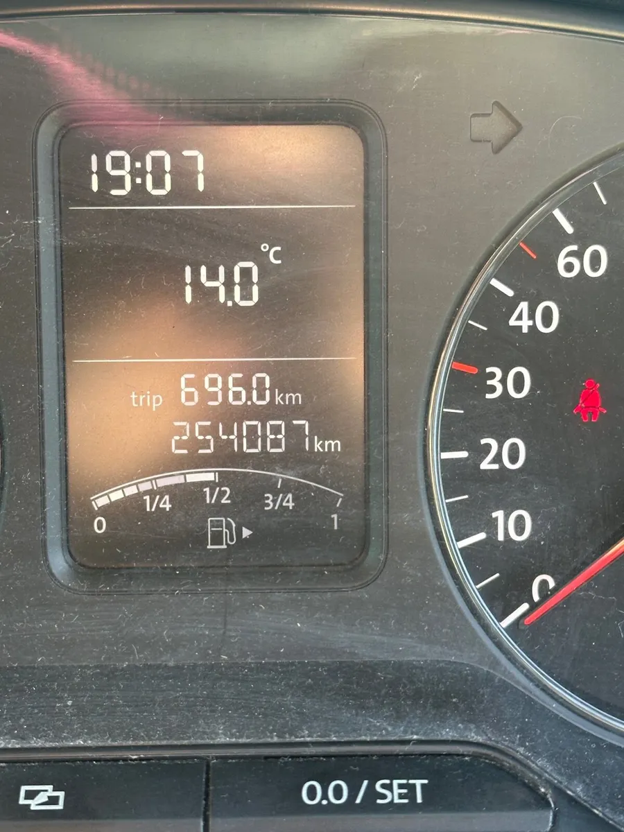 Volkswagen Polo 2011 - Image 4