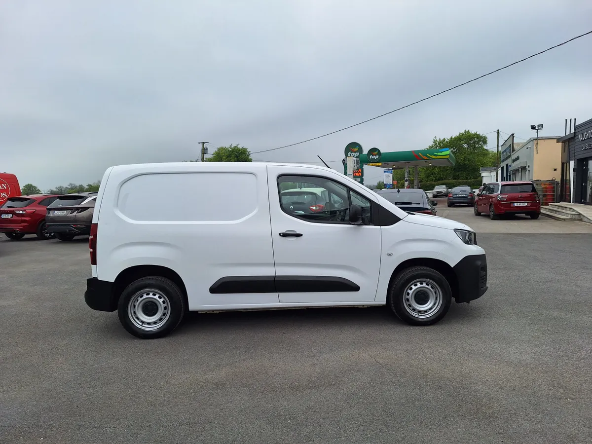 Peugeot Partner 1.5 HDI 3 Seats *High Spec - Image 2
