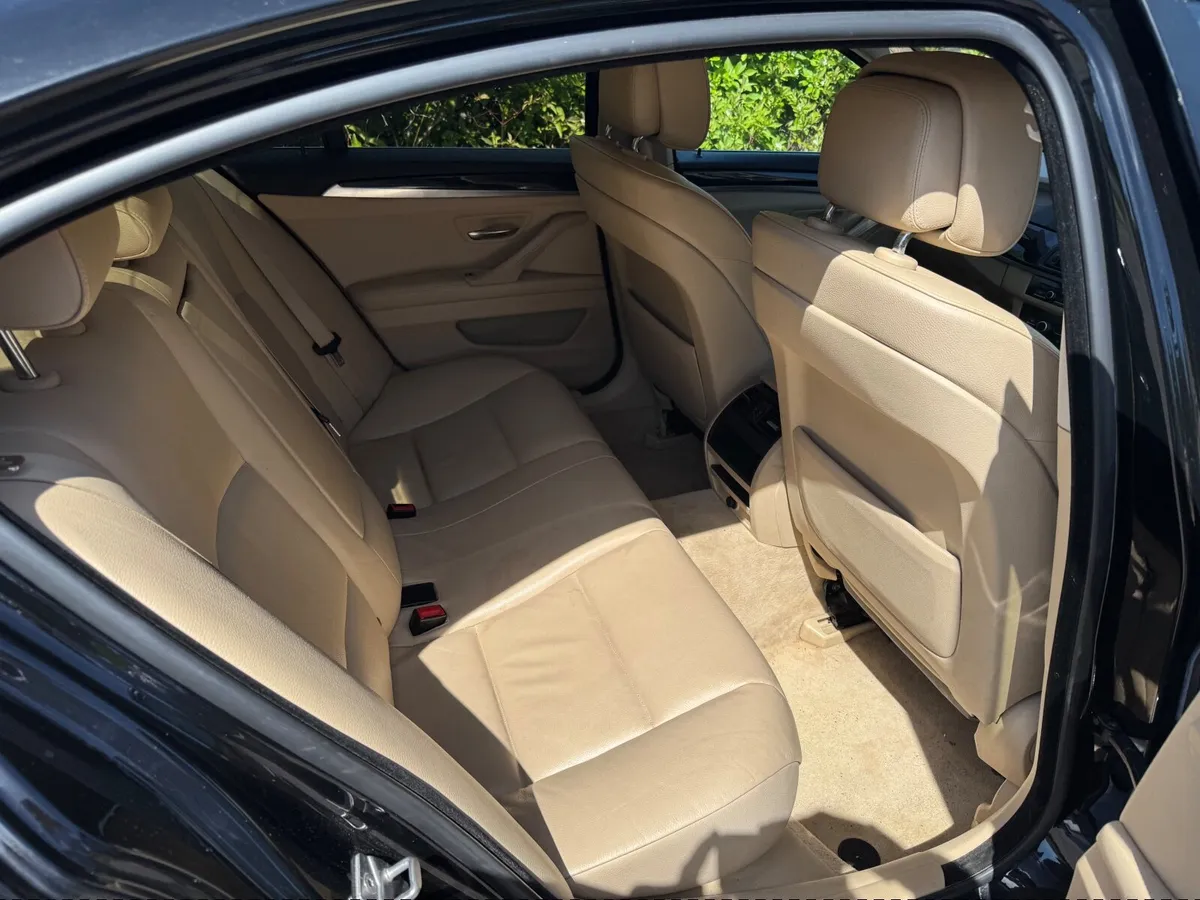 BMW 5-Series 2011 - Image 3