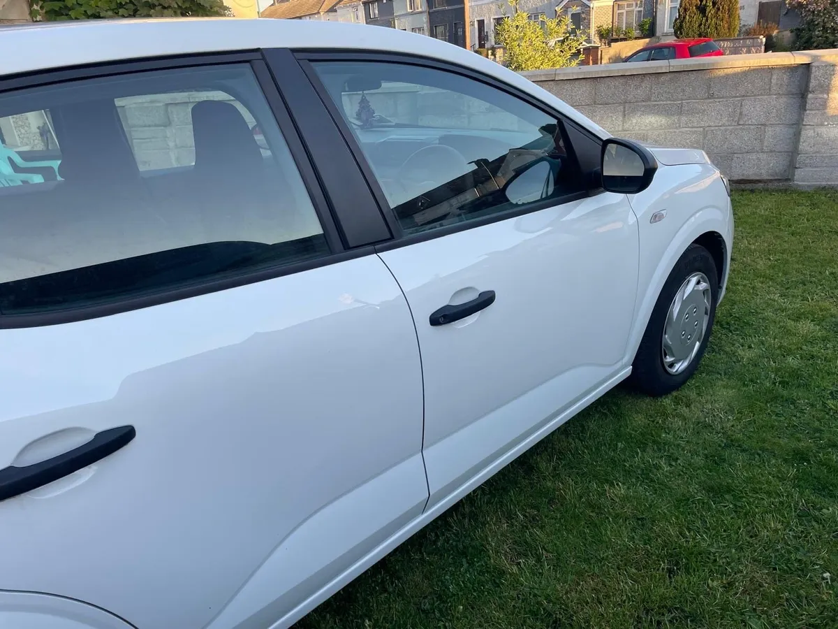 Dacia sandero 1.0L 2022 not recorded - Image 4