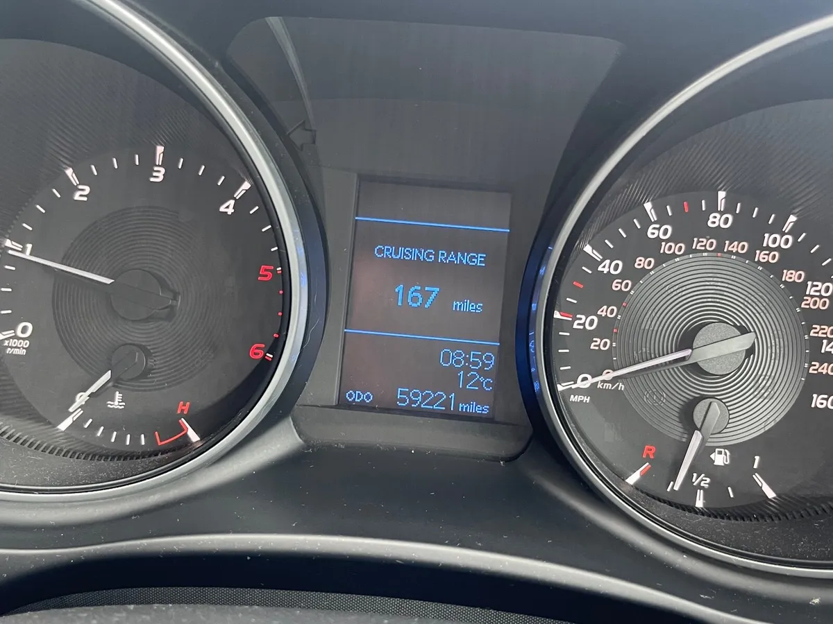 Toyota Avensis 2015 - Image 2