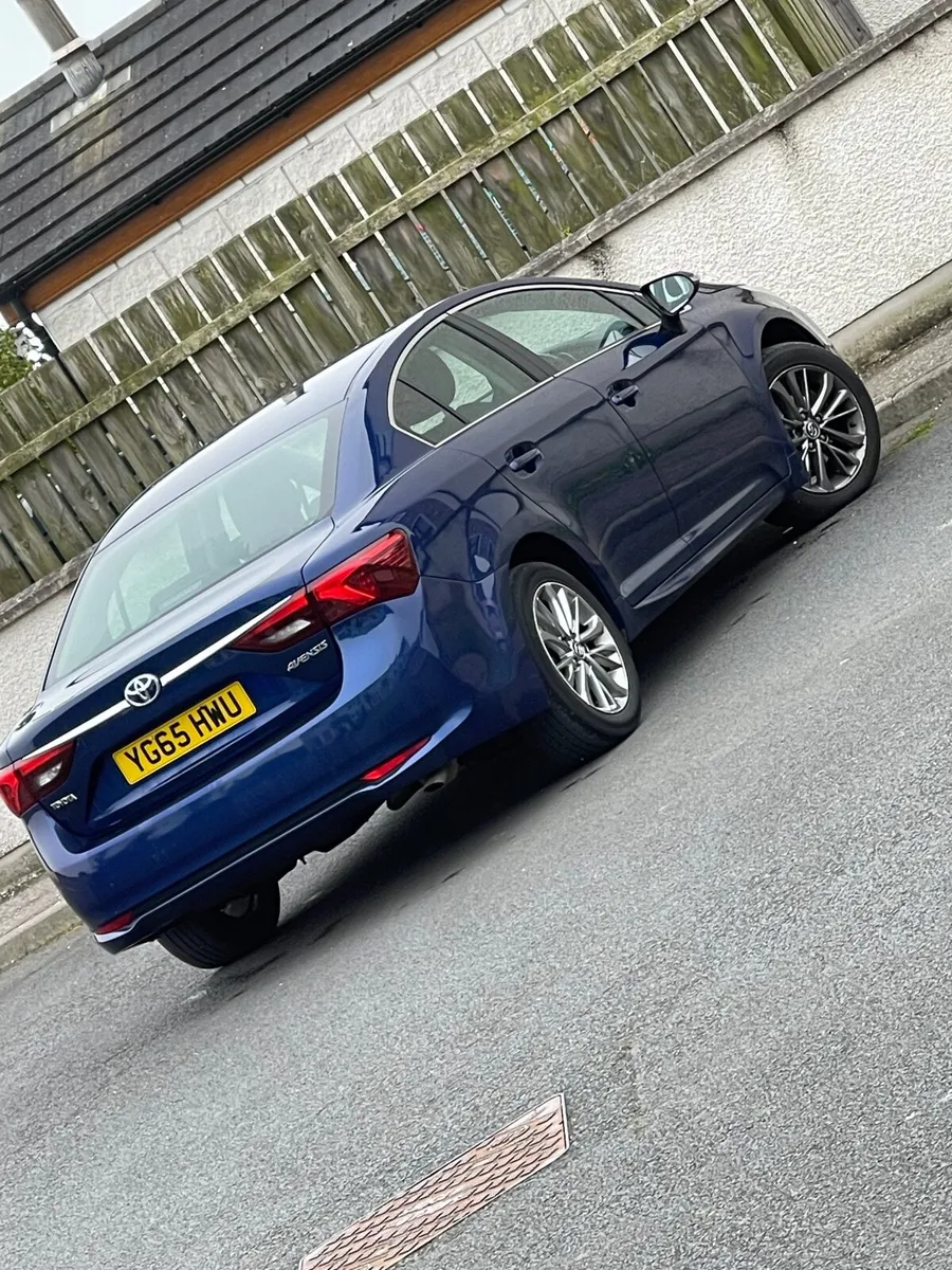 Toyota Avensis 2015 - Image 1