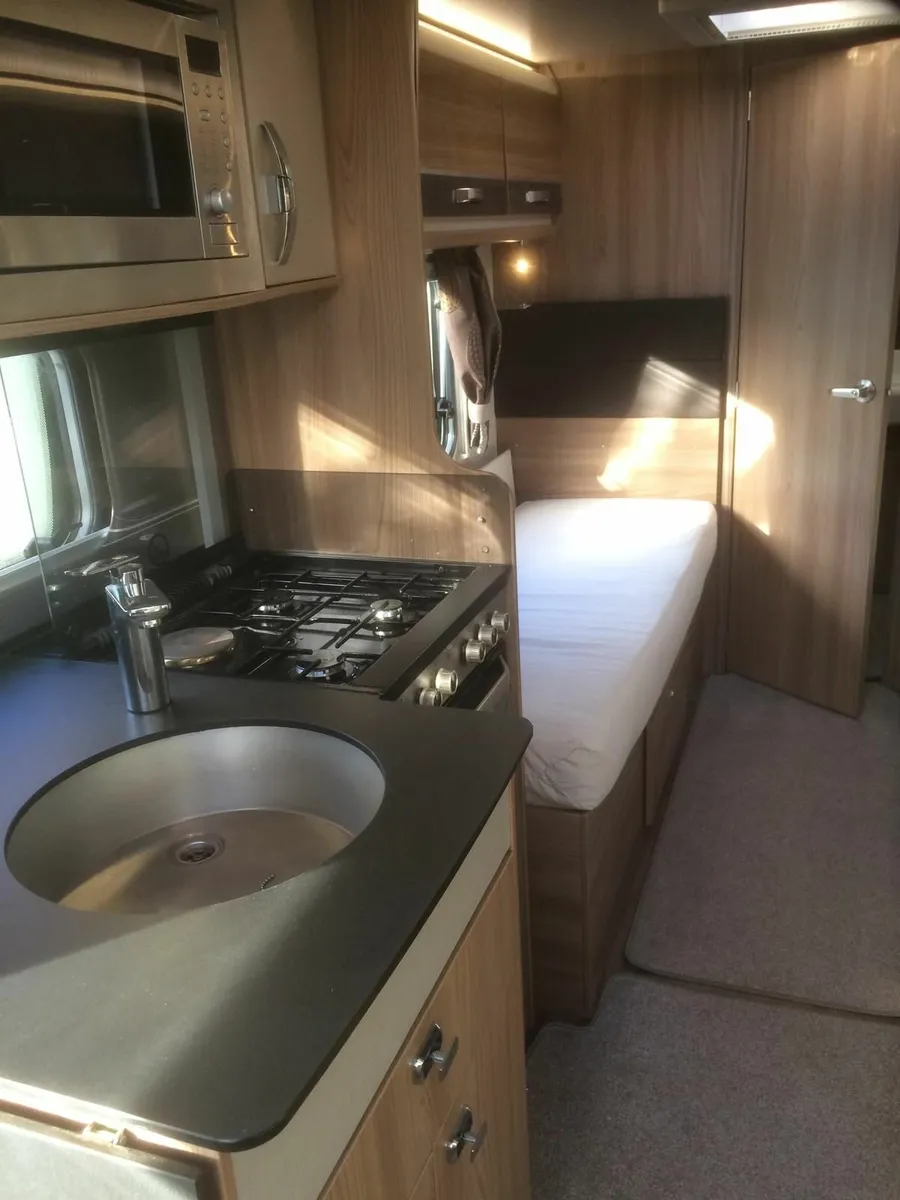 2016 Swift Conqueror 565 Caravan - Image 2