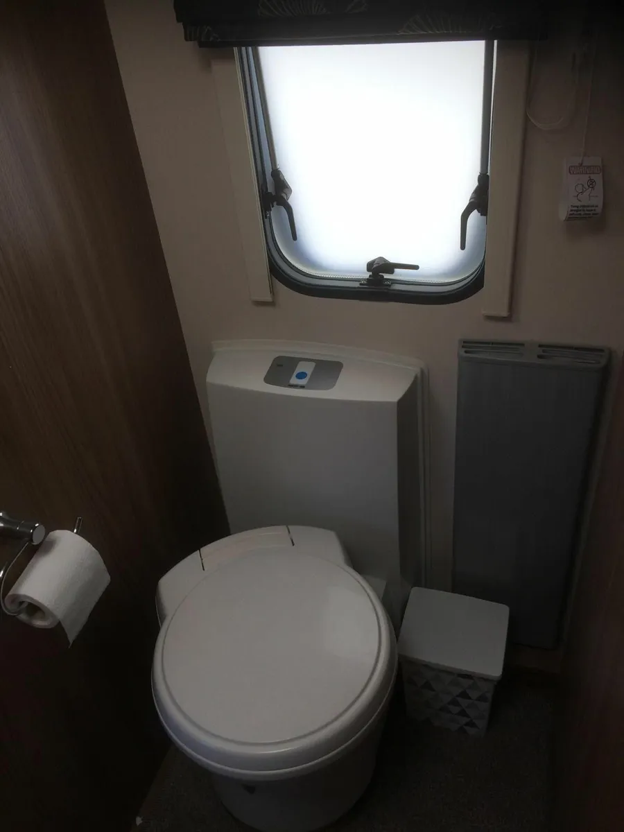 2016 Swift Conqueror 565 Caravan - Image 3