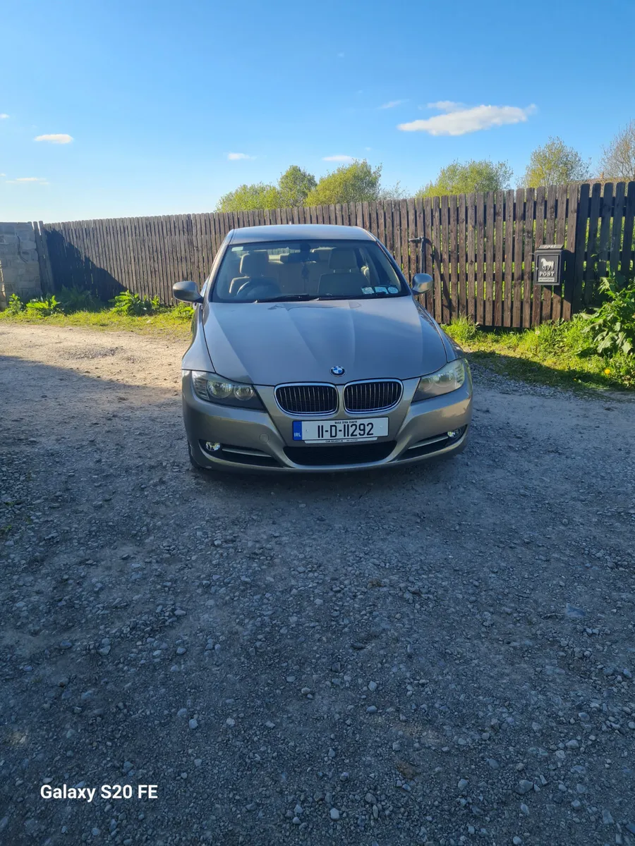 BMW 3-Series 2011 - Image 1