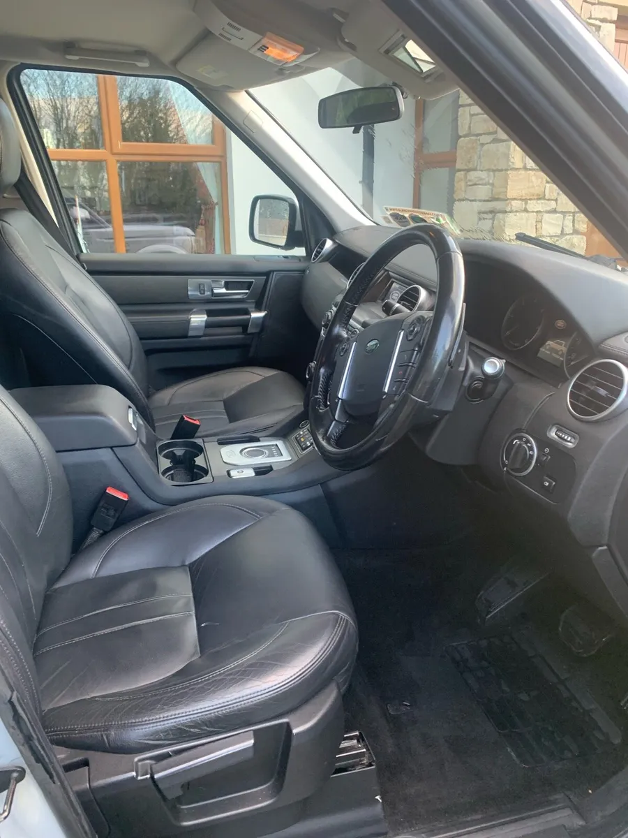 Land Rover Discovery 5 Seat crew cab Auto 333€ Tax - Image 4