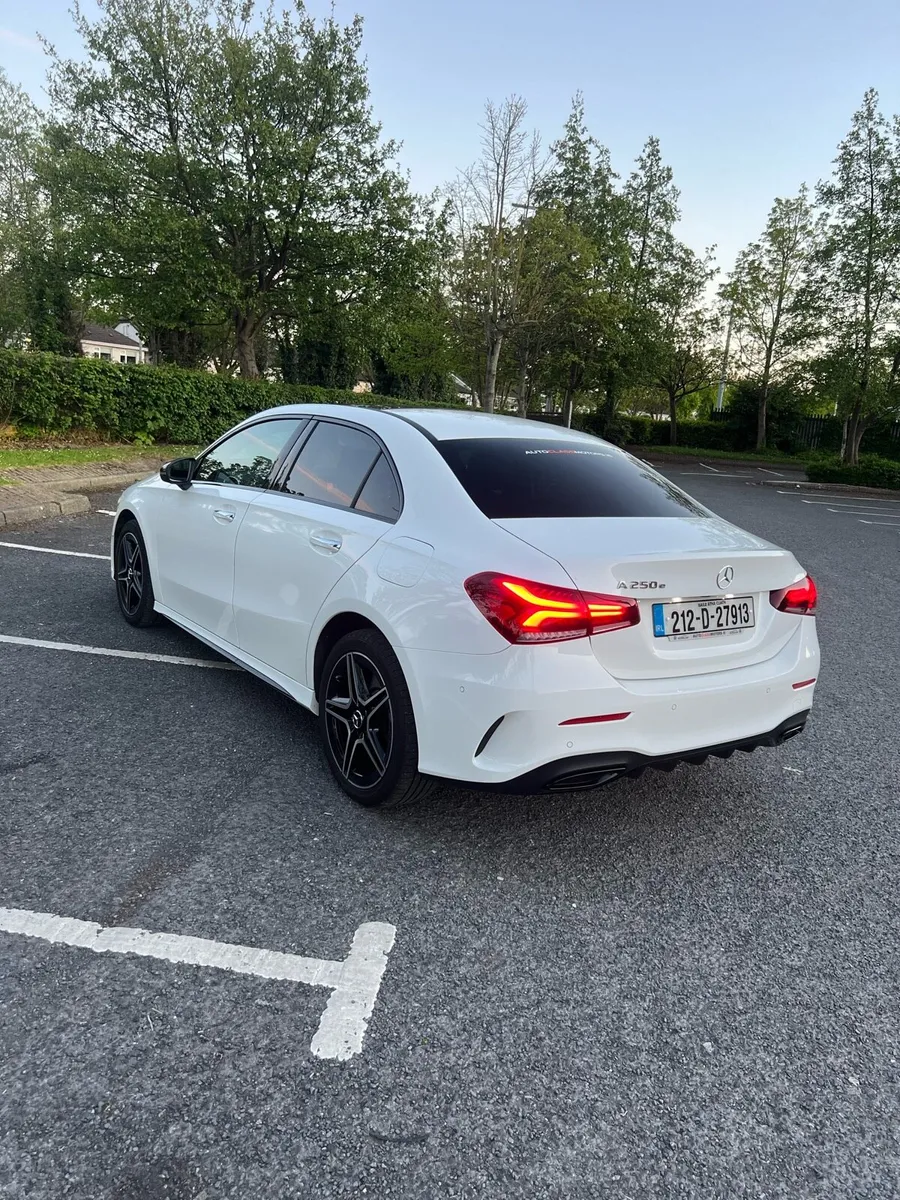 Mercedes A250e AMG Line, Premium Plus (2) Edition - Image 3