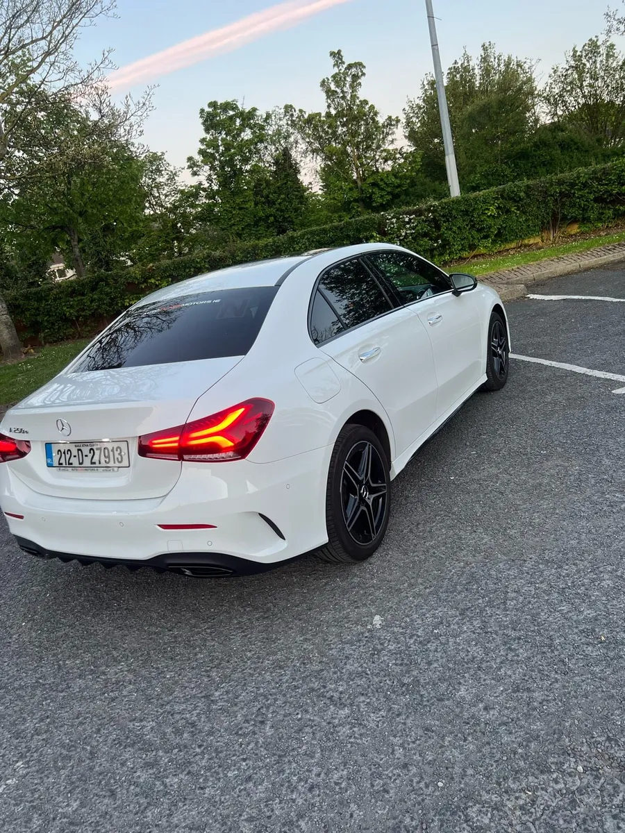 Mercedes A250e AMG Line, Premium Plus (2) Edition - Image 4