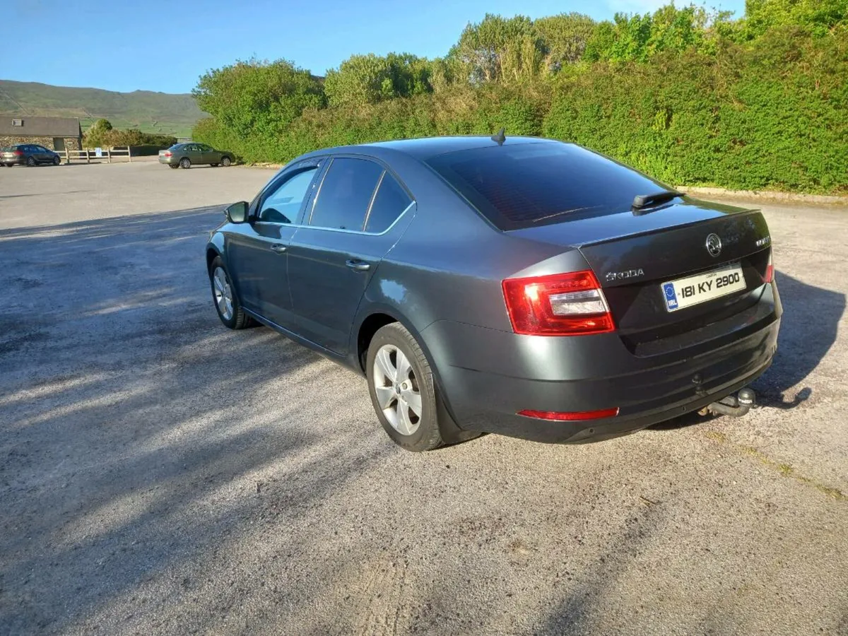 Car - Image 2