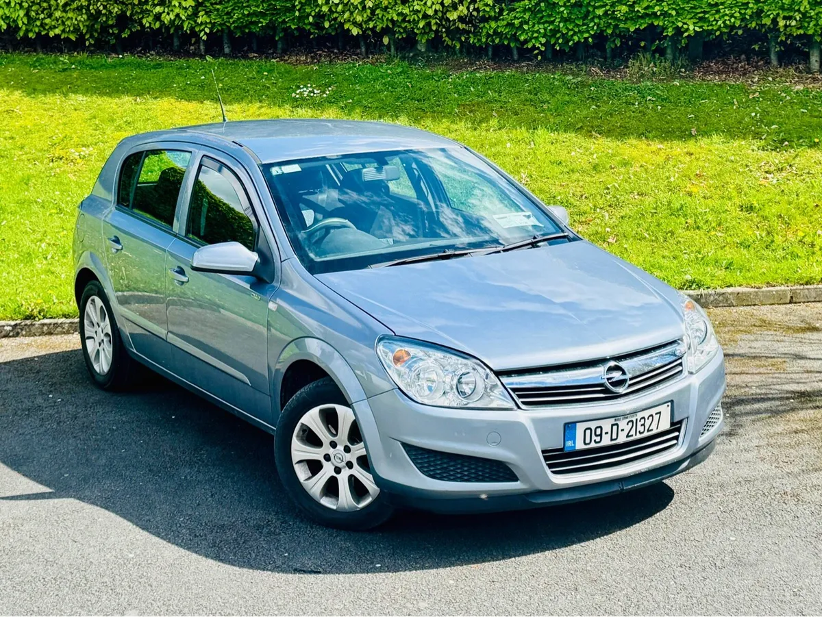 2009 Opel Astra - Image 2