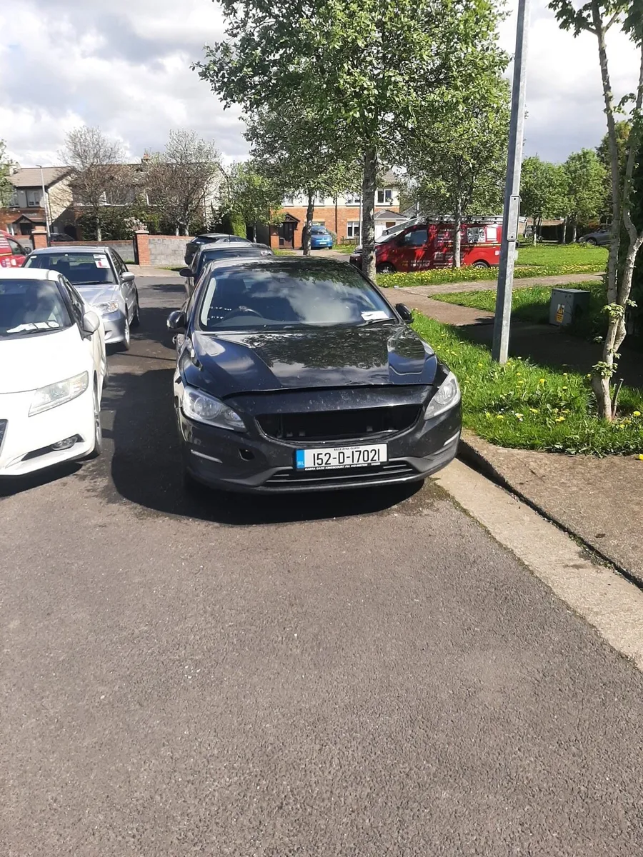 Volvo S60 (Engine needs attention) - Image 1
