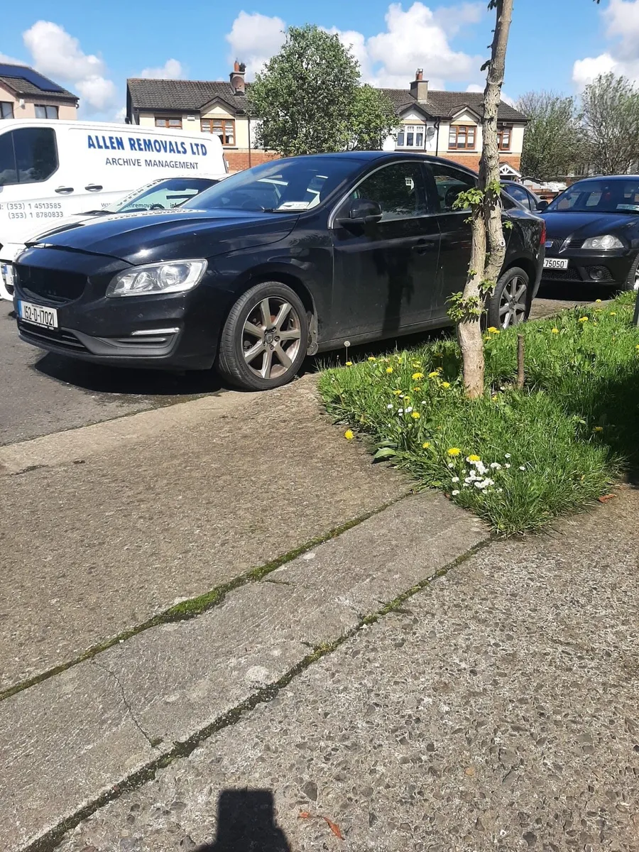 Volvo S60 (Engine needs attention) - Image 2