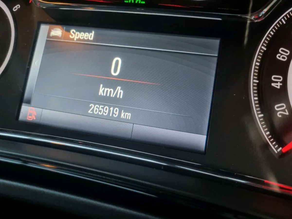 Opel insignia - Image 3