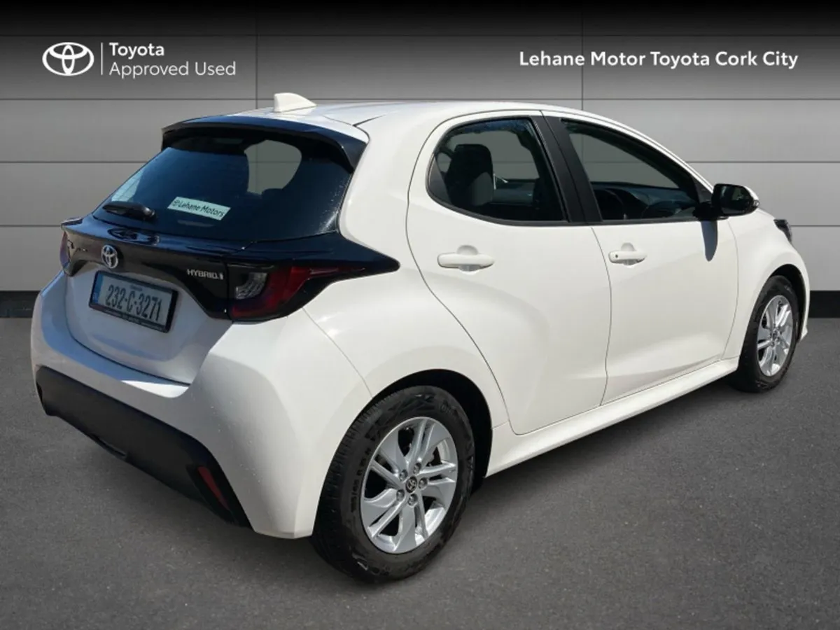 Toyota Yaris Yaris Hybrid Luna - Image 2