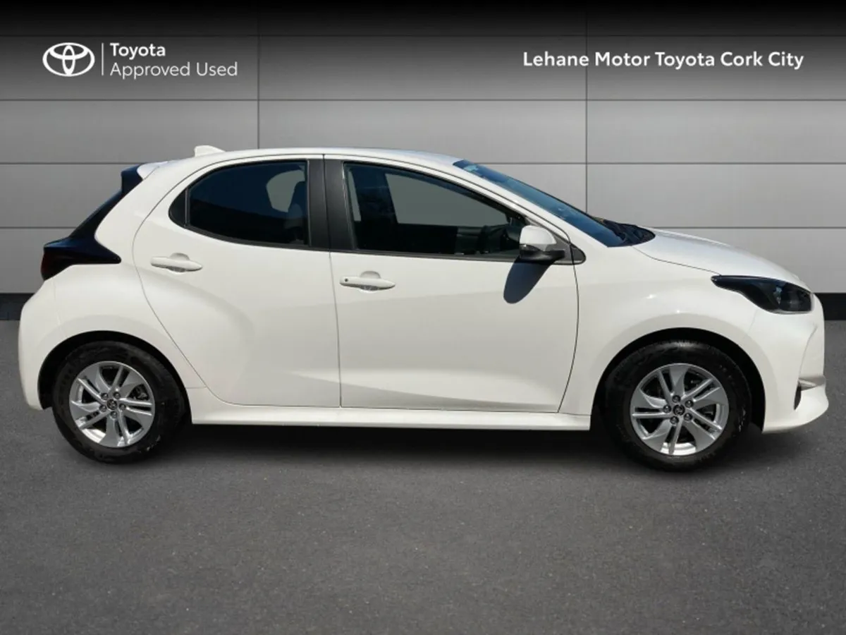 Toyota Yaris Yaris Hybrid Luna - Image 3