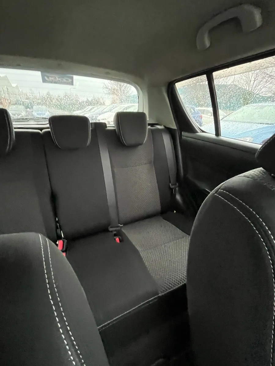 Car - Image 4