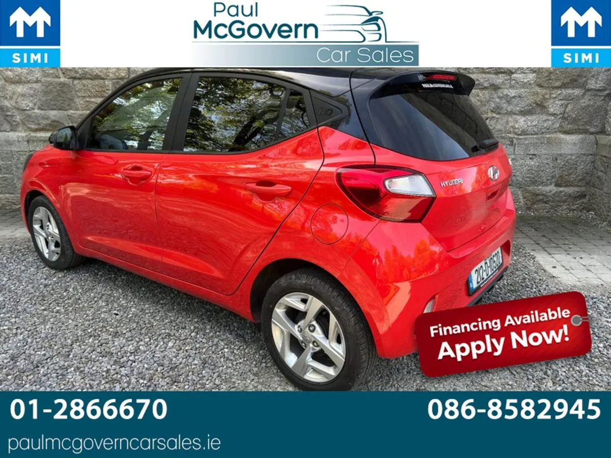 Hyundai i10 Deluxe Plus 2 Tone Roof 5dr // 1 Owne - Image 2