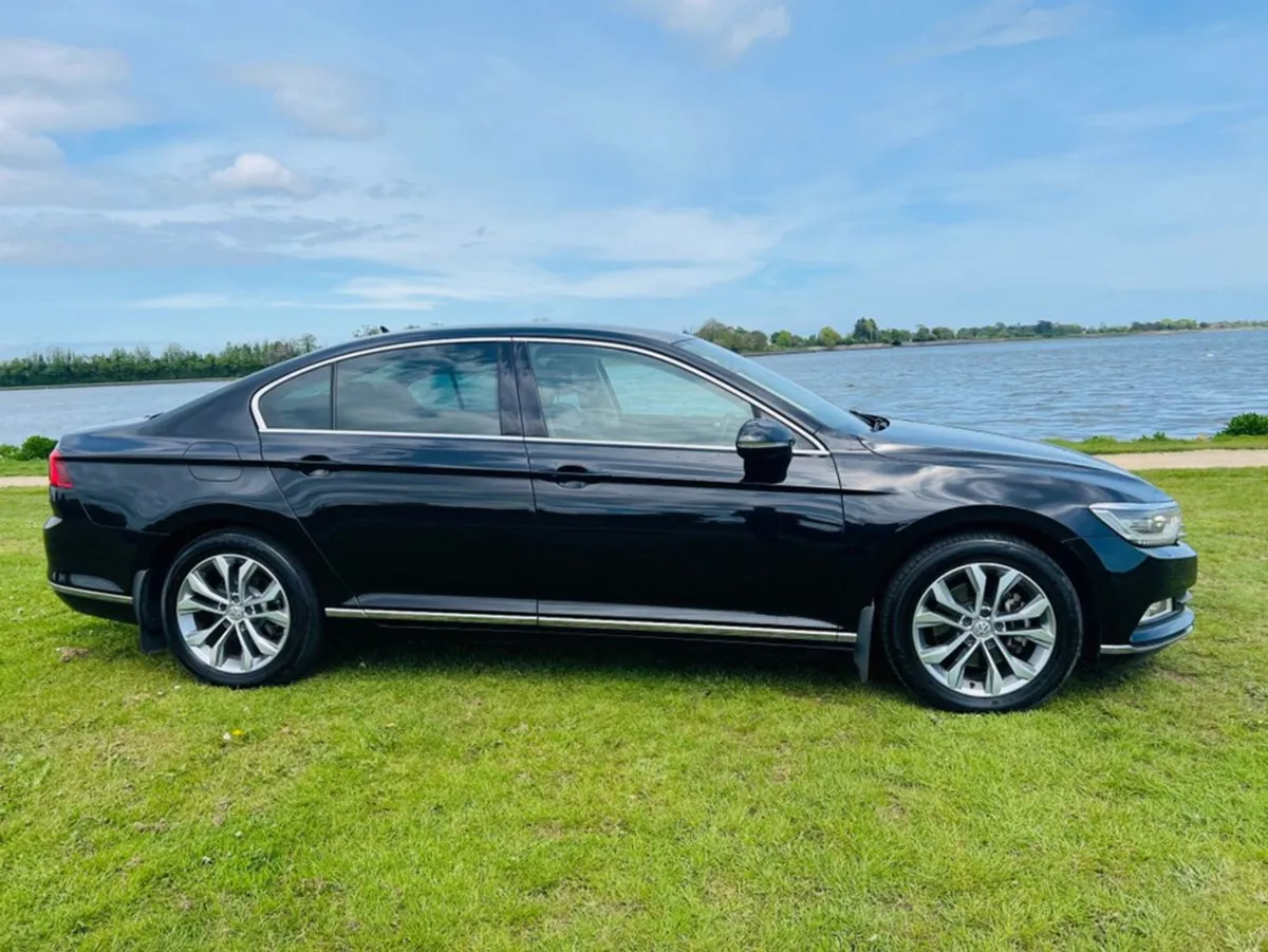 Volkswagen Passat Highline Leather Interior  fina - Image 4