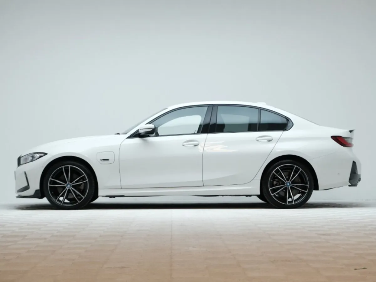 BMW 3 Series 330E M Sport - Image 4