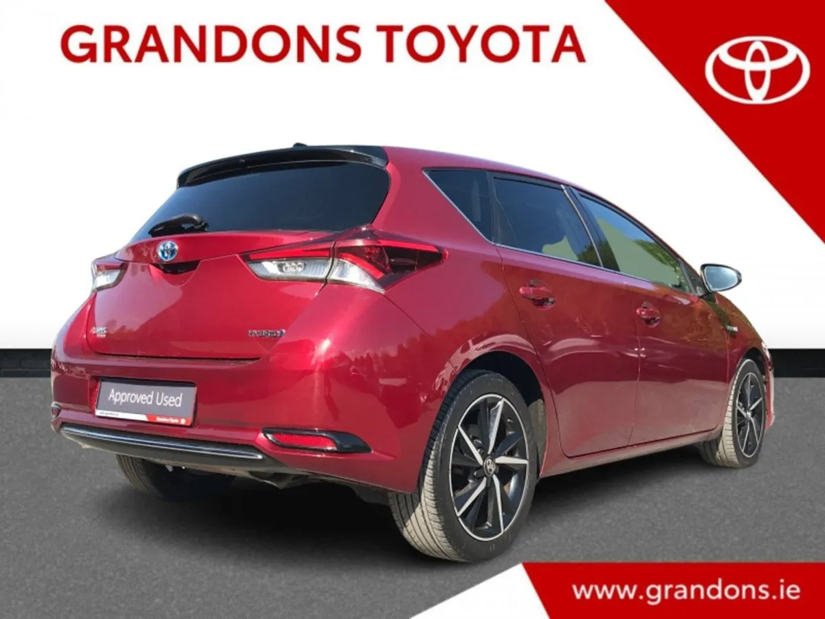 Toyota Auris Hybrid Luna Sport - Grandons - Image 2