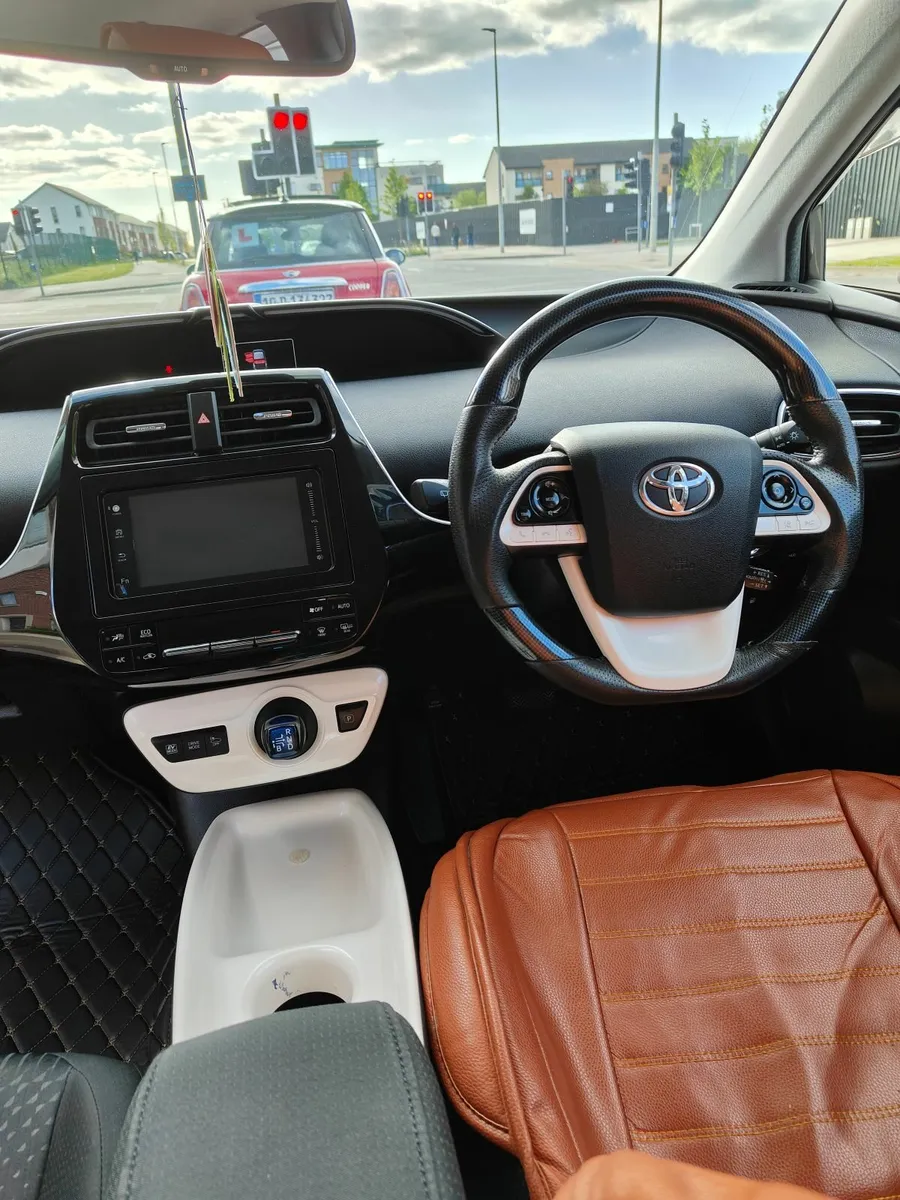 162 Toyota Prius|Low kms|never taxi| steal deal - Image 4
