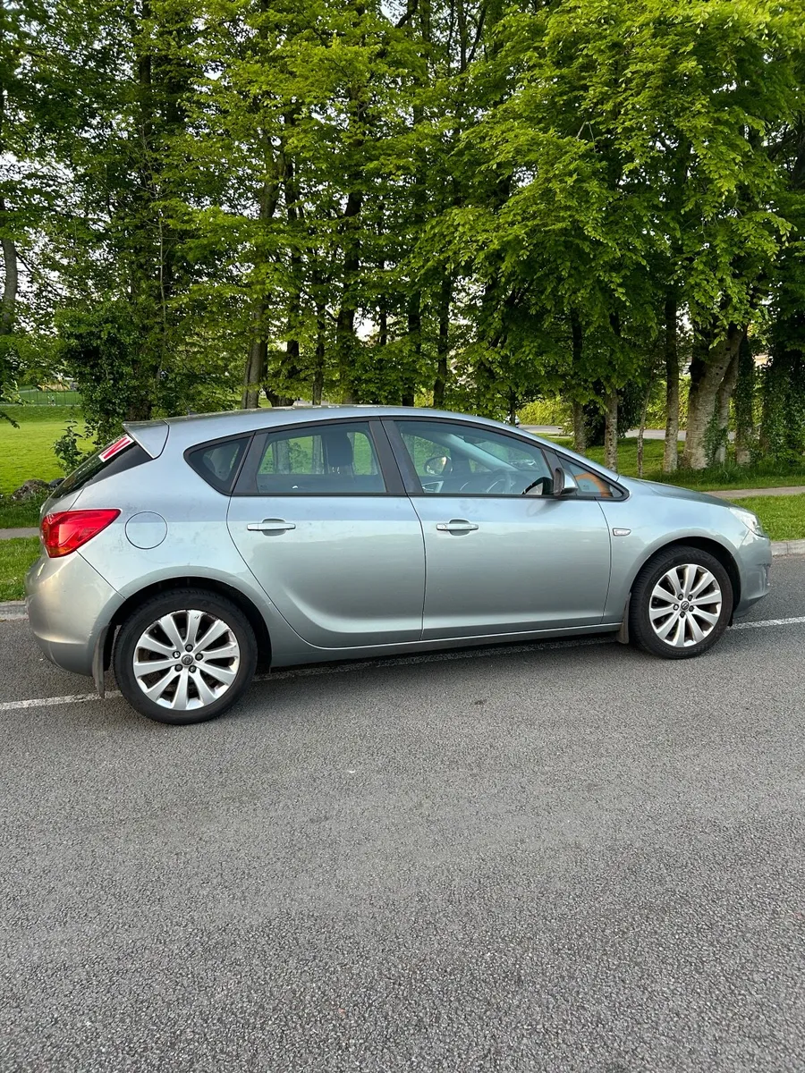 *sale agreed* Opel Astra 2012 1.4L - Image 1