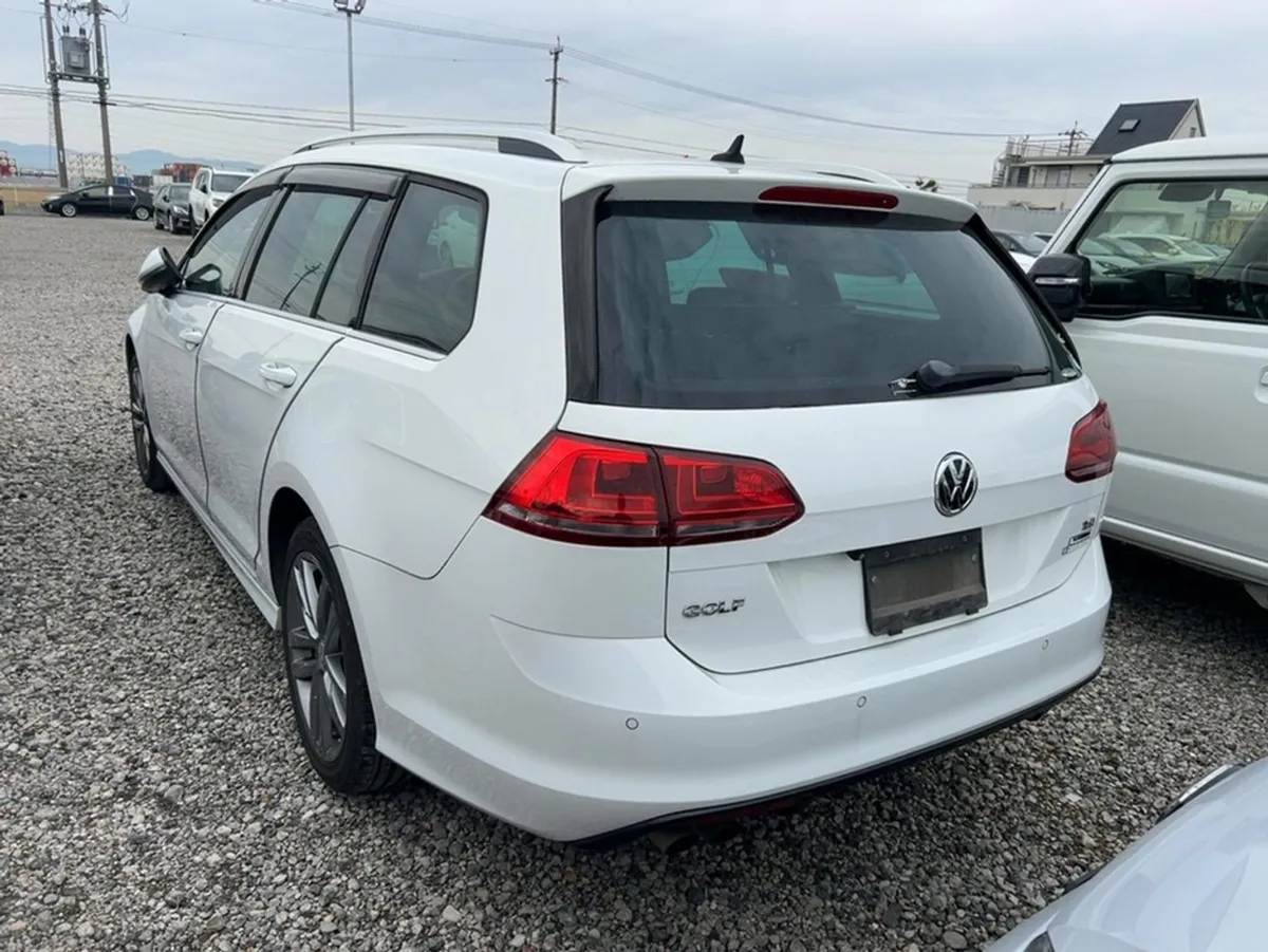 Volkswagen Golf R-line Estate 1.4 Petrol Automatic - Image 2
