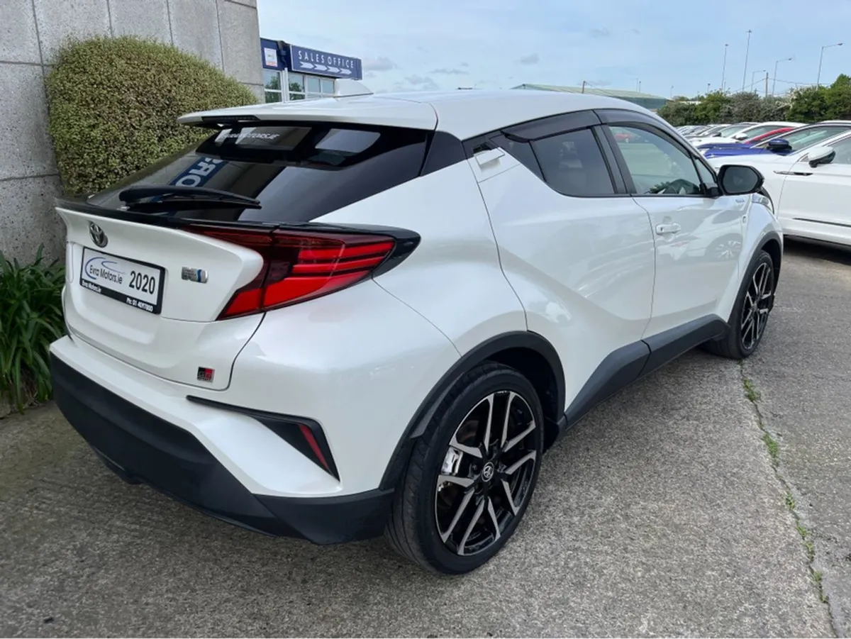 Toyota C-HR GR Hybrid 1.8 Petrol Automatic //high - Image 4