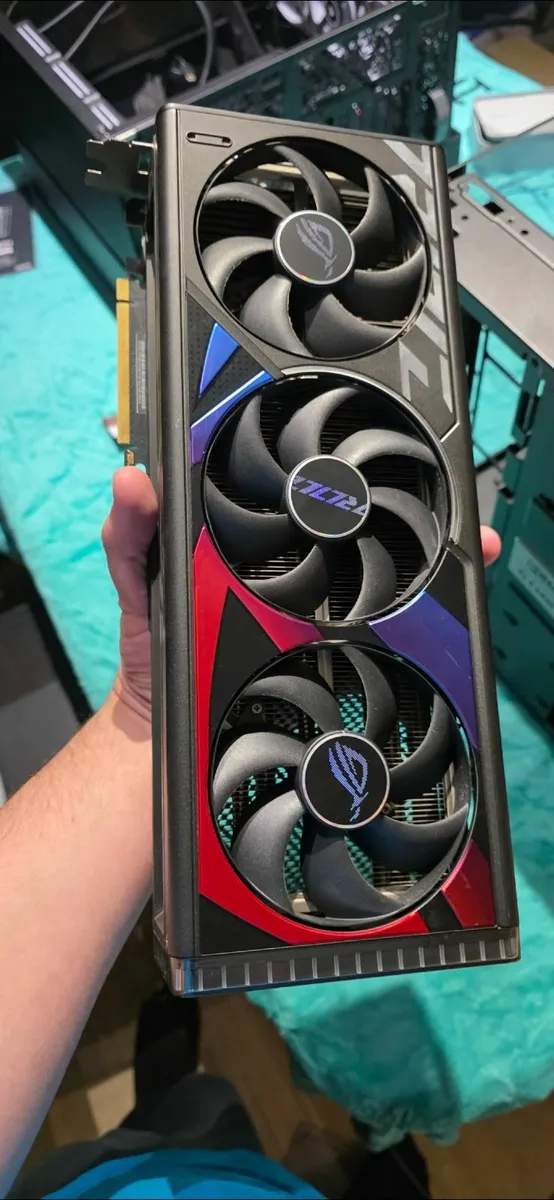 ASUS ROG Strix GeForce RTX 4090 OC 24GB - Like New - Image 3