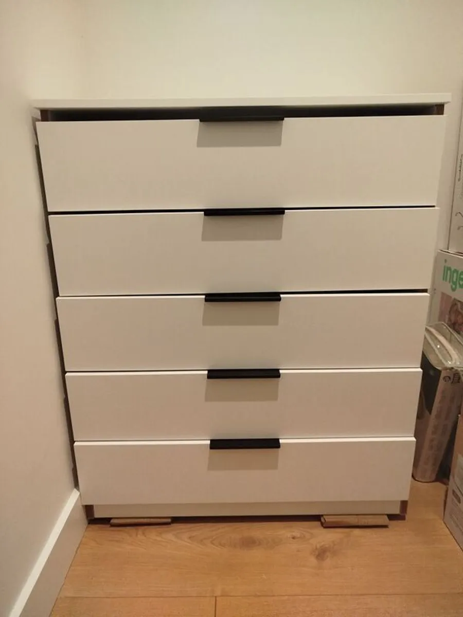 chest of drawer