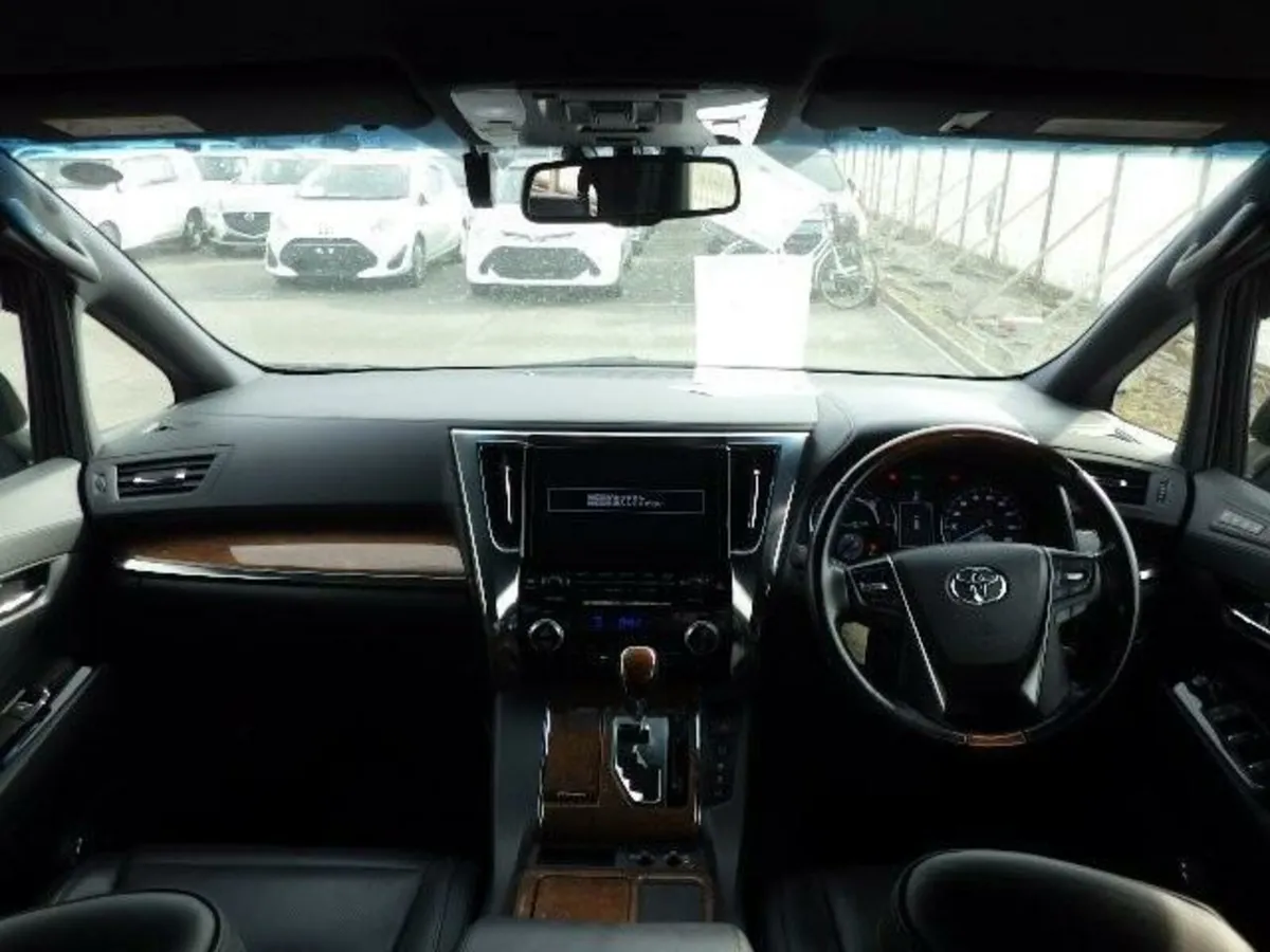 Eligible for limousine - Image 1