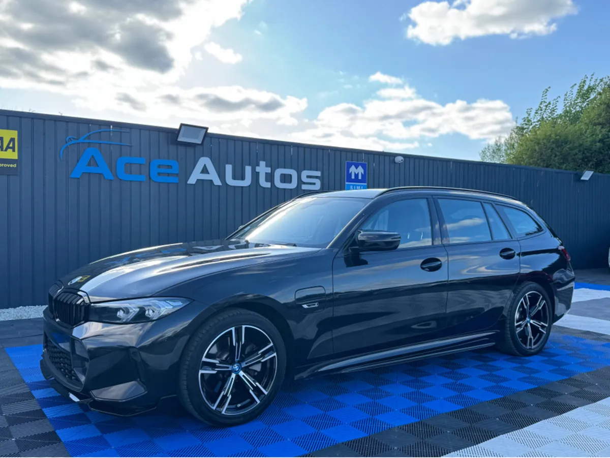 BMW 3-Series **DEPOSIT TAKEN** 330E M SPORT - 2.0L - Image 3