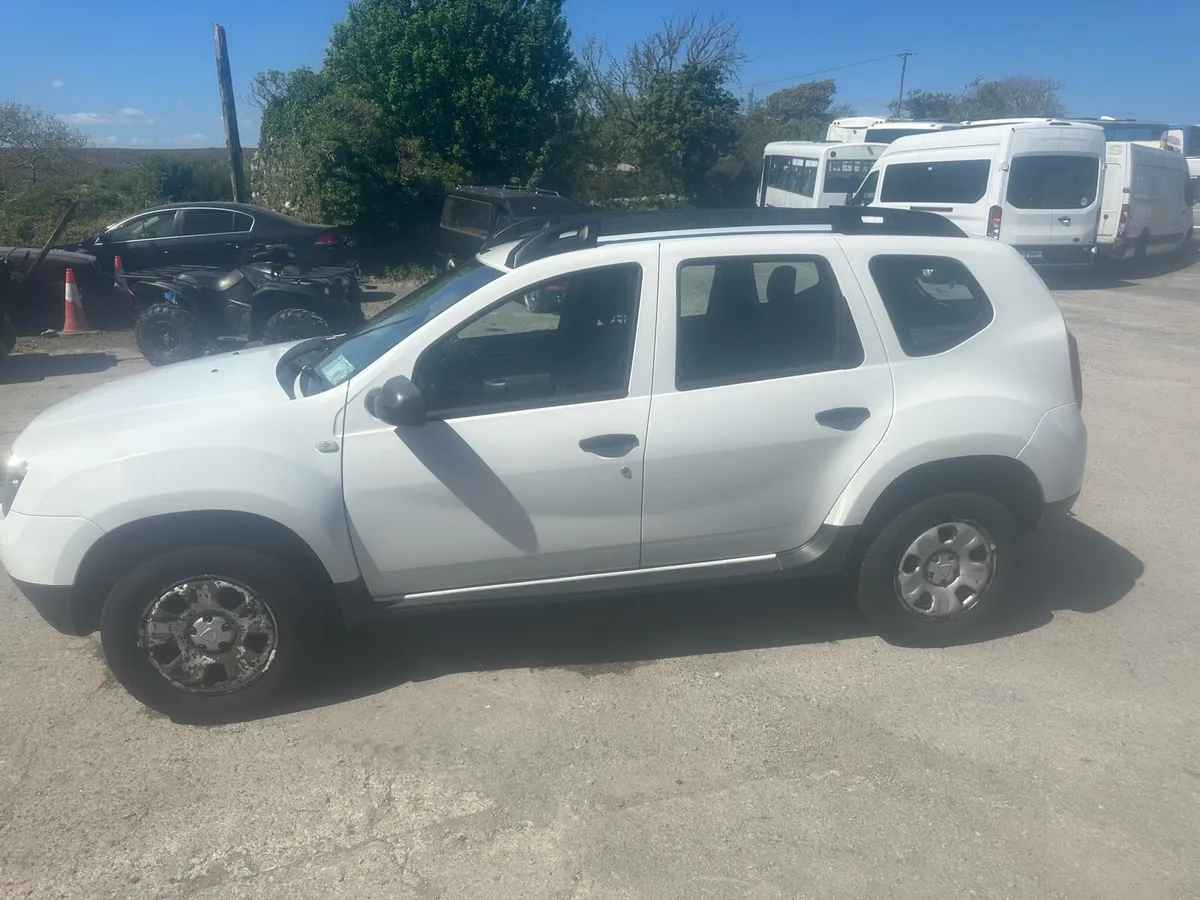 2015 Dacia Duster - Image 2