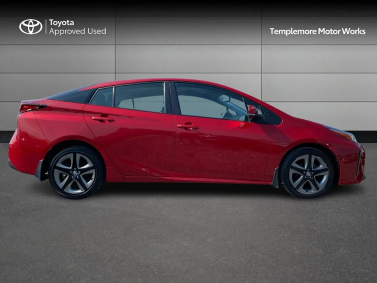 Toyota Prius Prius Luxury - Image 3