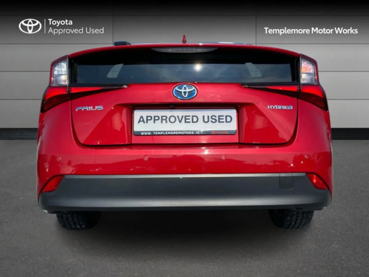 Toyota Prius Prius Luxury - Image 4