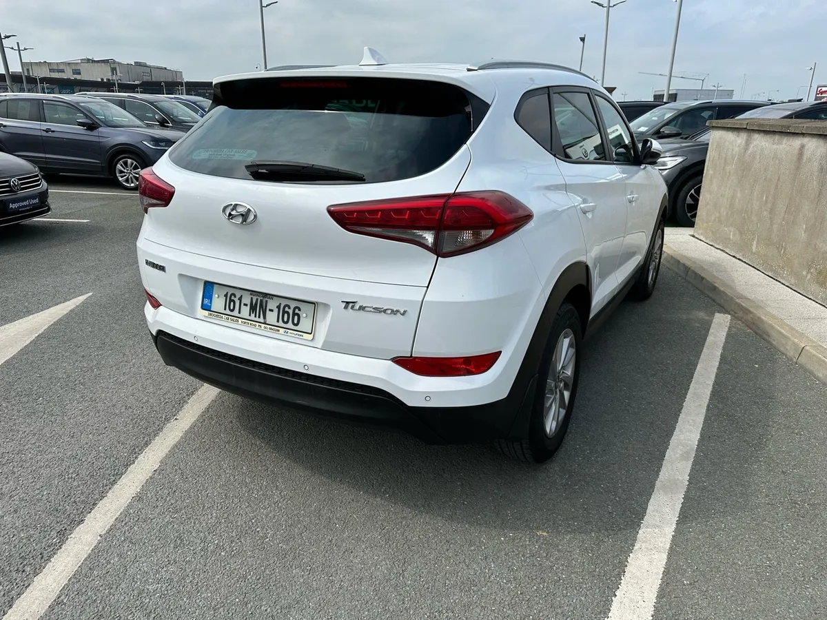 2016 HYUNDAI TUSCAN EXECUTIVE 1.7 DIESAL - Image 2