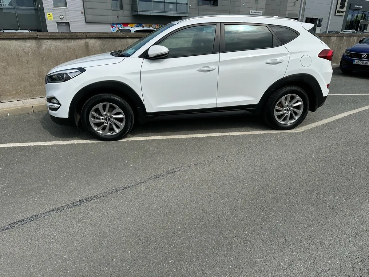 2016 HYUNDAI TUSCAN EXECUTIVE 1.7 DIESAL - Image 4