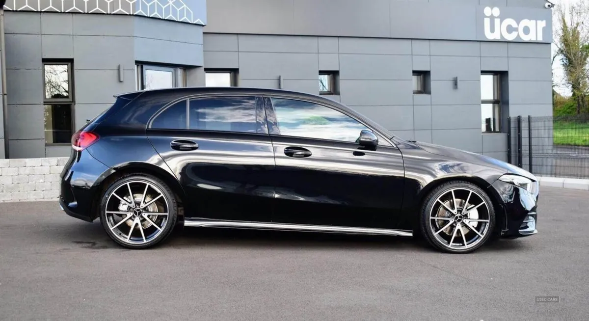 Mercedes-Benz A-Class 2.0 A220d AMG Line - Image 4