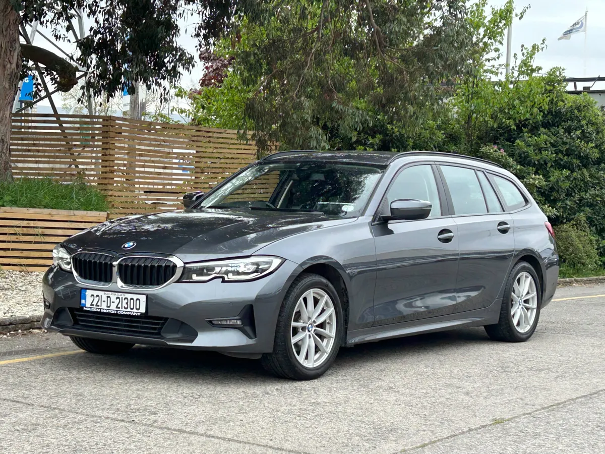 2022 BMW 3-Series Full Service History. Huge specs - Image 1