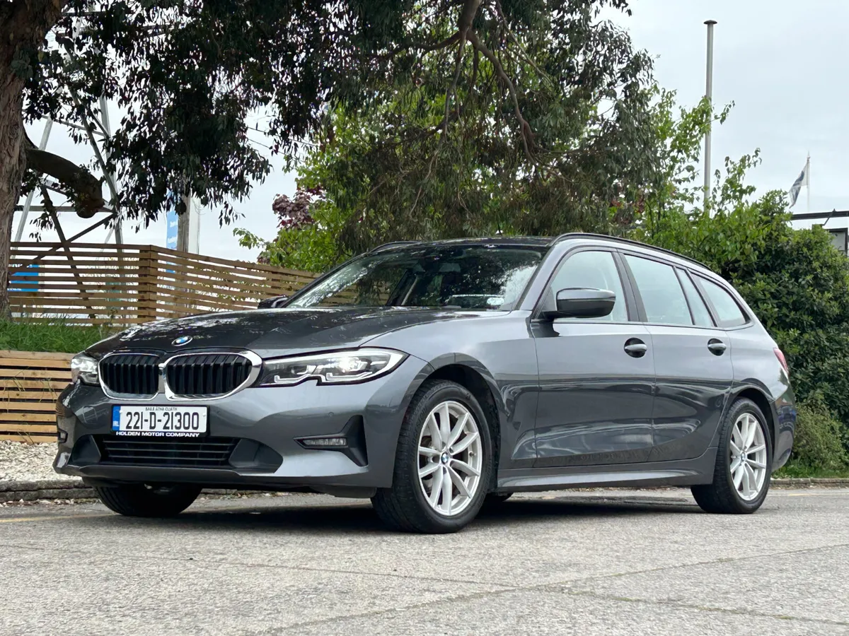 2022 BMW 3-Series Full Service History. Huge specs - Image 2