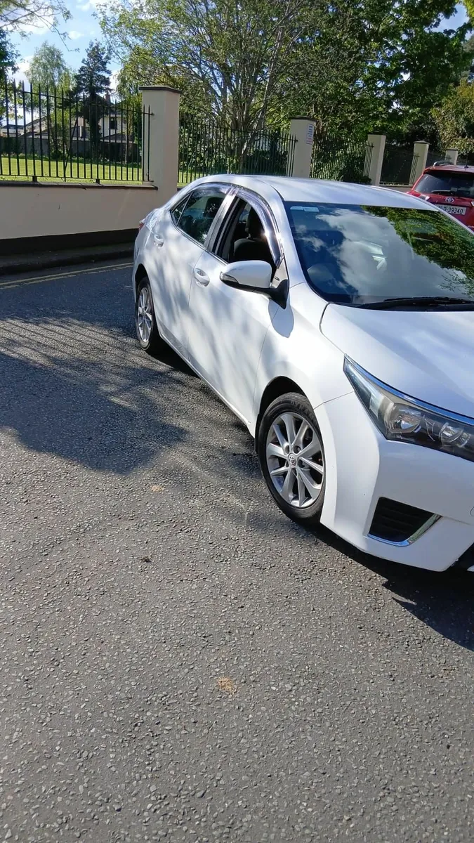 Toyota Corolla 2015 - Image 1