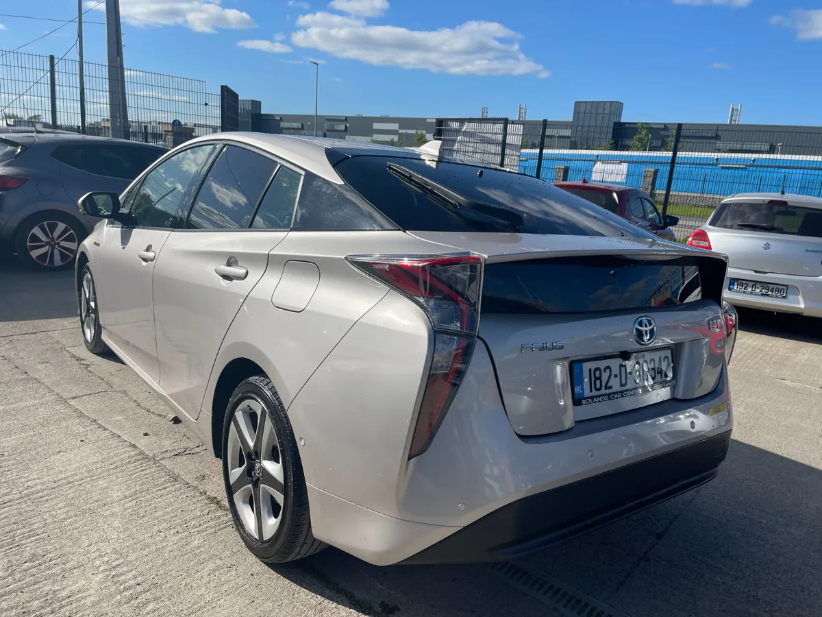 182 Toyota PriusHybrid 1.8 Automatic 5dr Model - Image 4