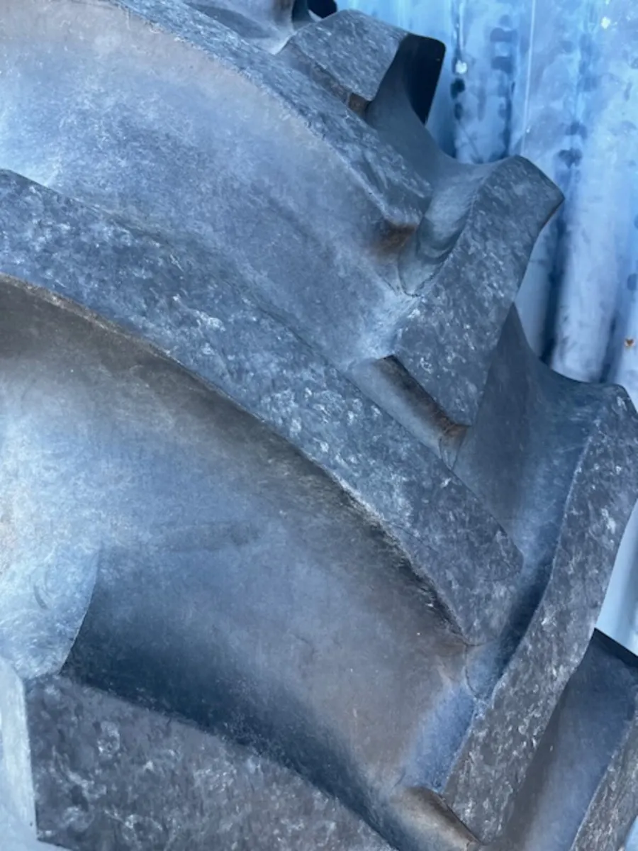 18.4 x 30 OZKA Tyres - Image 4