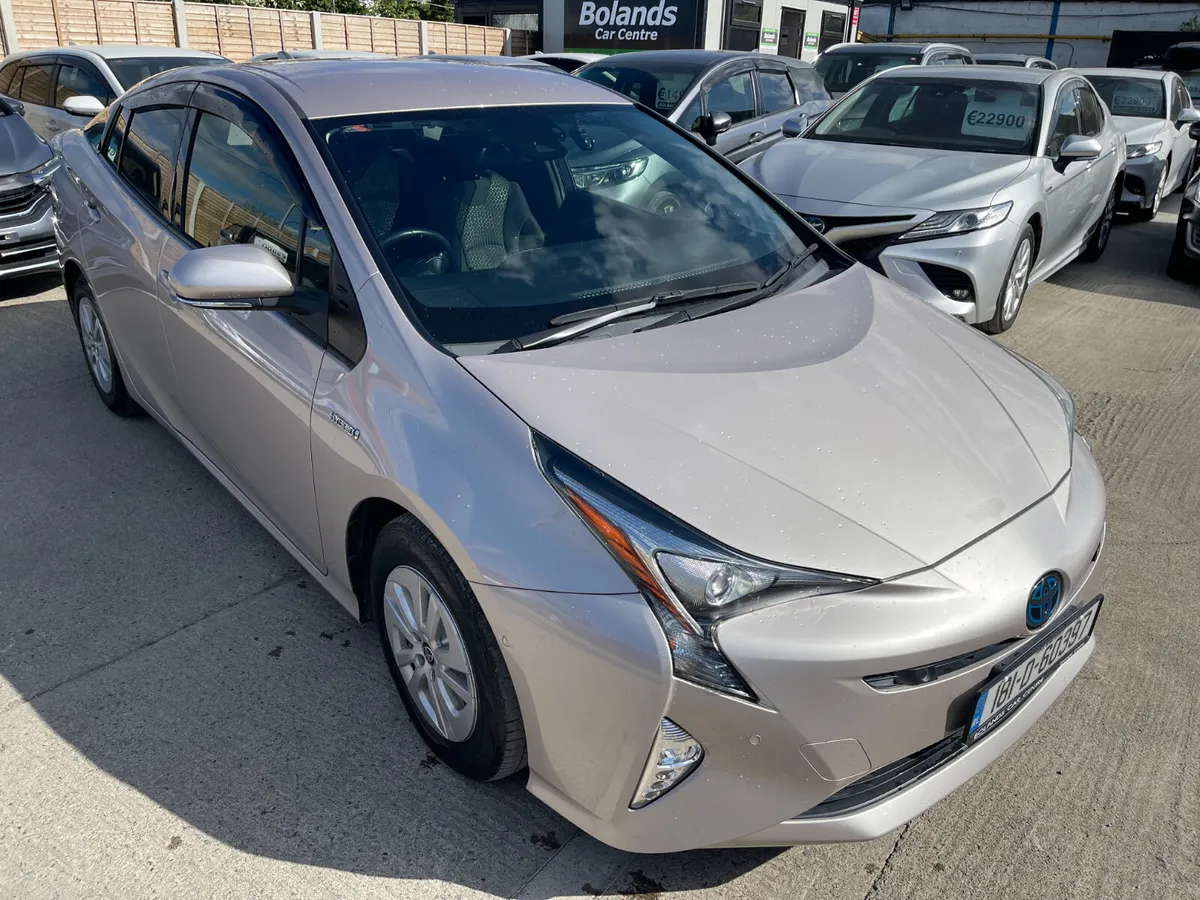 181 Toyota Prius Hybrid 1.8 Automatic 5dr Model - Image 2