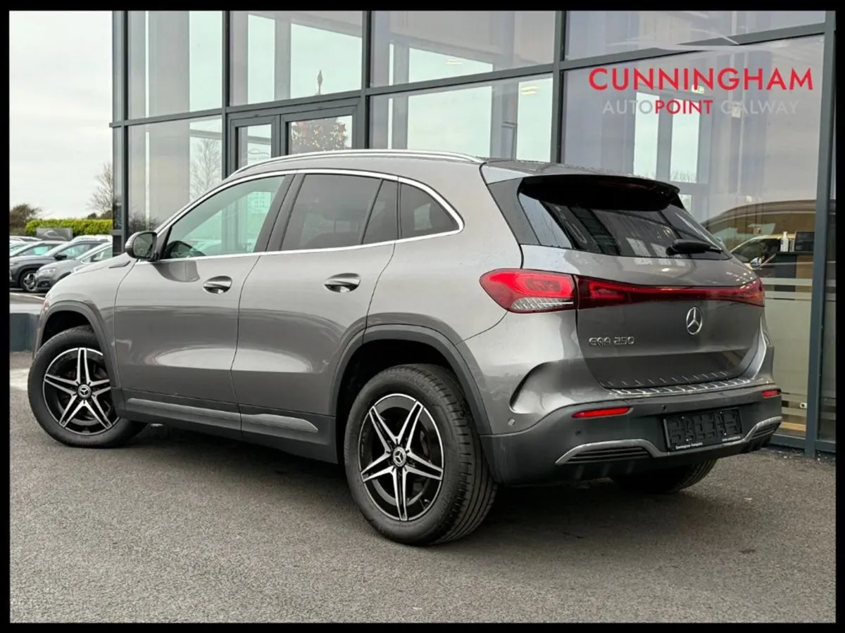 Mercedes-Benz EQA 250 AMG Line - Image 2