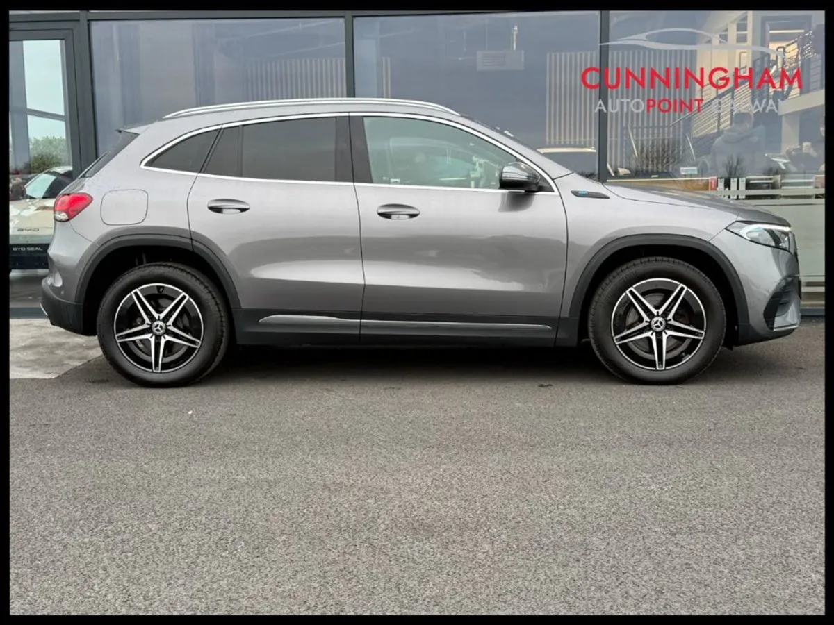 Mercedes-Benz EQA 250 AMG Line - Image 3