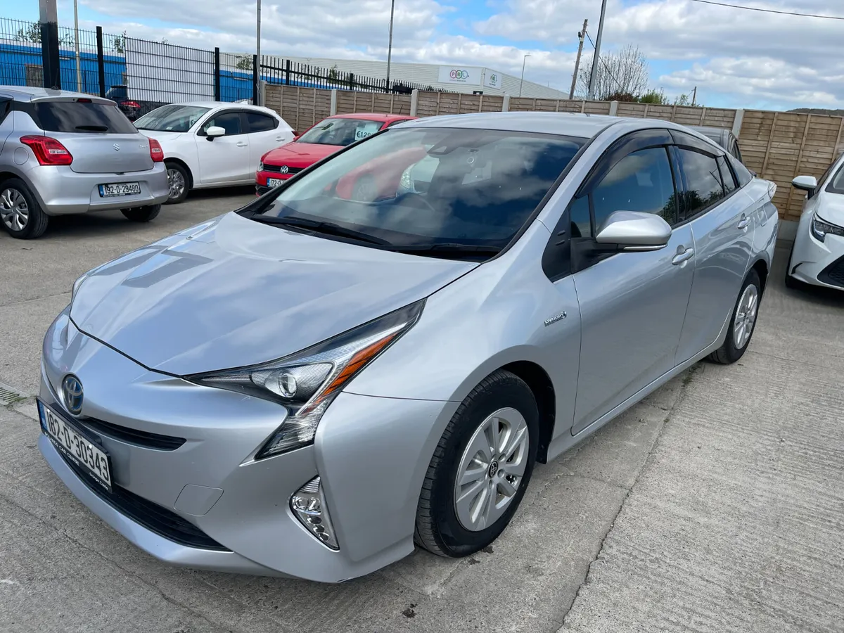 182 Toyota Prius Hybrid 1.8 Automatic 5dr Model - Image 4
