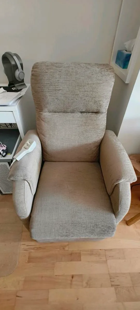 Electric Recliner Chair - Image 1