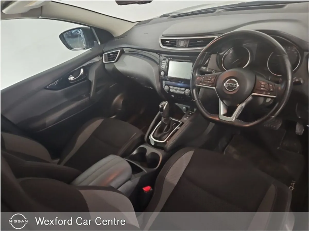 Nissan QASHQAI 1.3 PET SE SS DCT Auto - Image 3